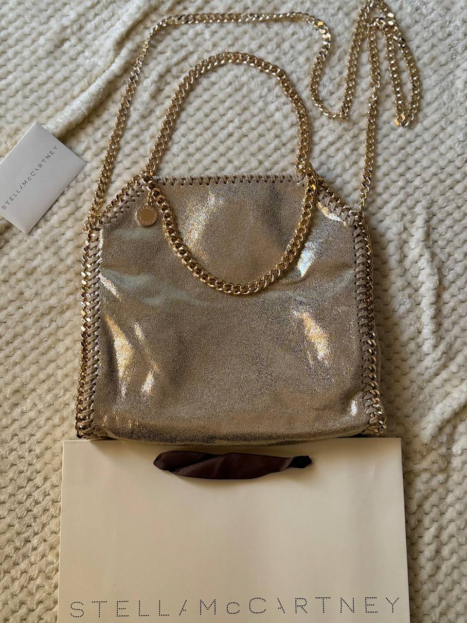 STELLA McCARTNEY
25cm
350 dhs🪙🌨️
Top quality

Zain167
♥️♥️♥️