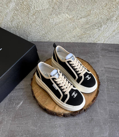 CHANEL 💫😍
SuperMaster Quality 💯
450 dhs✅
Size: 36-41 💥

Zain171
♥️♥️♥️