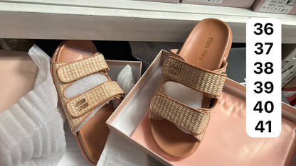 Miu Miu

Size 36 to 41

90 dhs🇦🇪🇦🇪

Zain103
♥️♥️♥️