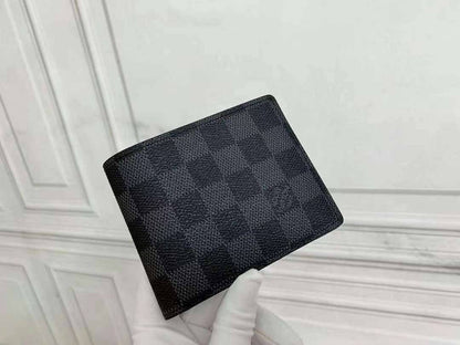 LV
Master💍💍
95 dhs💓

Zain10
♥️♥️♥️