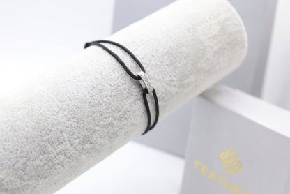 Feather Bracelet

60 dhs🇦🇪🇦🇪

With Box And paper bag
Zain33
♥️♥️♥️