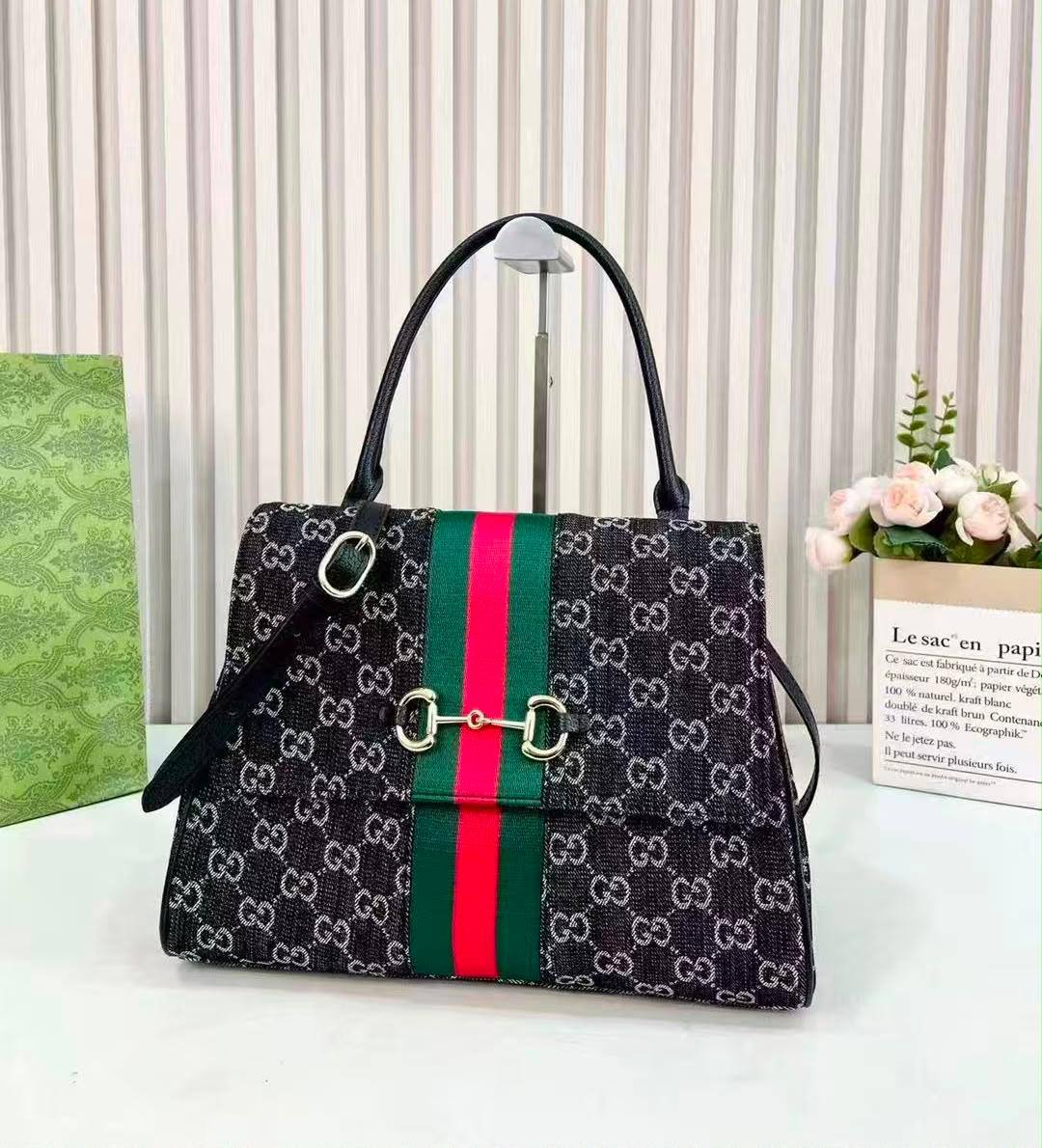 GUCCI 
COPY ONE NEW CAME 
150 dhs🇦🇪🇦🇪

Zain295
♥️♥️♥️
