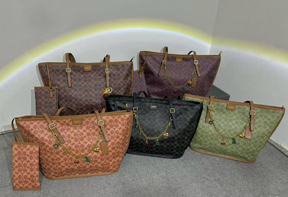 COACH
   Distribution chain
Size :   bottom34cm   
above50cm

100 dhs💓

Zain04
♥️♥️♥️