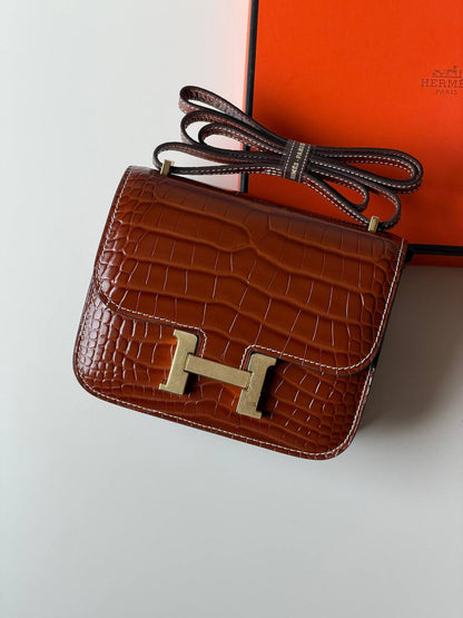 Hermes
constance 18cm💥Master quality ✅with box📦
580 dhs💓

Zain52
♥️♥️♥️