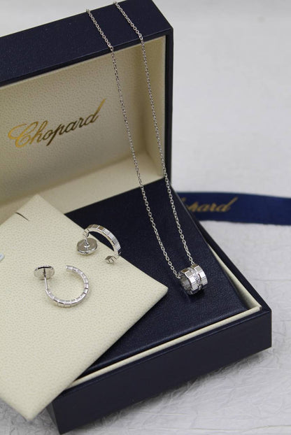 *Chopard* 💎
🆕🎉🥳🎊🆕
↗️ *Super Master Quality ®️*
Ice cube with stones ⤵️
Necklace & earrings ⤴️
For Price 👇 WTSP Text Zain 0568585901

Zain106
♥️♥️♥️