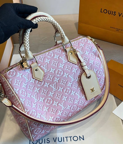 LV
MASTER QUALITY
260 dhs💓
……(with leather )
30CM

Zain295
♥️♥️♥️