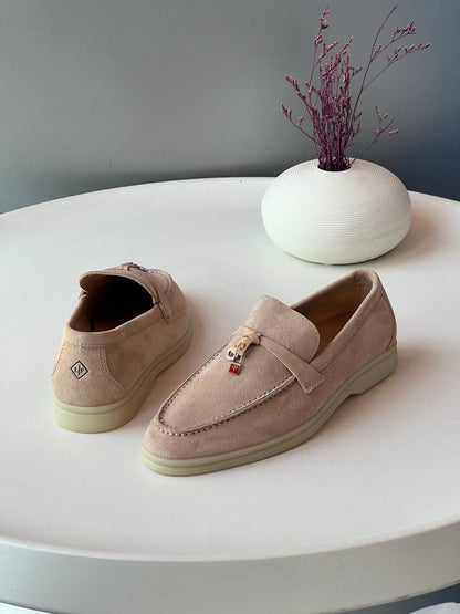 Loro Piana 🧶
Size 36-41
_Super master high quality_🪡
450 dhs✅

Zain176
♥️♥️♥️