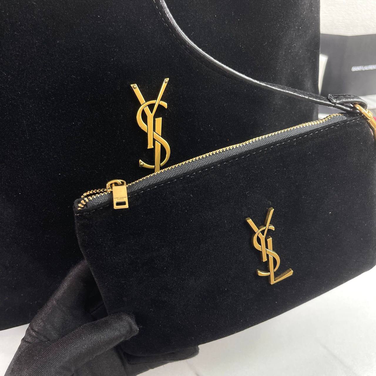 YSL
 GOOD QUALITY 
120 dhs✅

Zain39
♥️♥️♥️