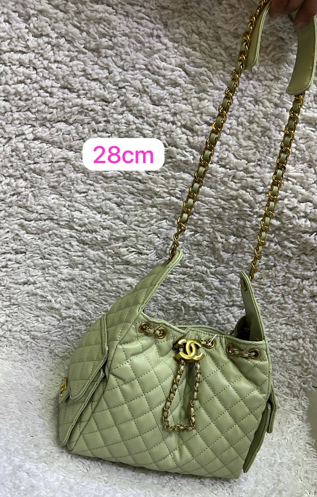 Chanel 
28cm 
with box 
120 dhs✅

Zain168
♥️♥️♥️
