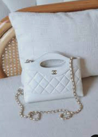 Chanel
⚡21cm
95 dhs✅
⚡with box🎁🎁🎁

Zain118
♥️♥️♥️