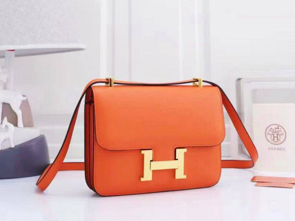 HERMES 

NEW CAME 

GOOD QUALITY 

WITH BOX  
🎁🎁🎁

100 dhs❣️

Zain39
♥️♥️♥️