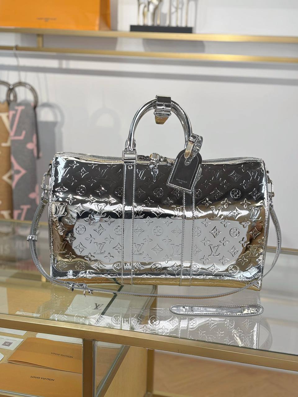 LV
*Travel Bag*
*50CM*
*Master Quality*
650 dhs✅

Zain179
♥️♥️♥️
