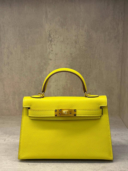 Hernes
𝐇𝐞𝐫𝐦𝐞𝐬 𝐌𝐢𝐧𝐢 𝐊𝐞𝐥𝐥𝐲 𝟏𝟗𝐜𝐦 
𝐇𝐚𝐧𝐝 𝐌𝐚𝐝𝐞 
1350 dhs✅🖤🌴

ETAG4
♥️♥️♥️