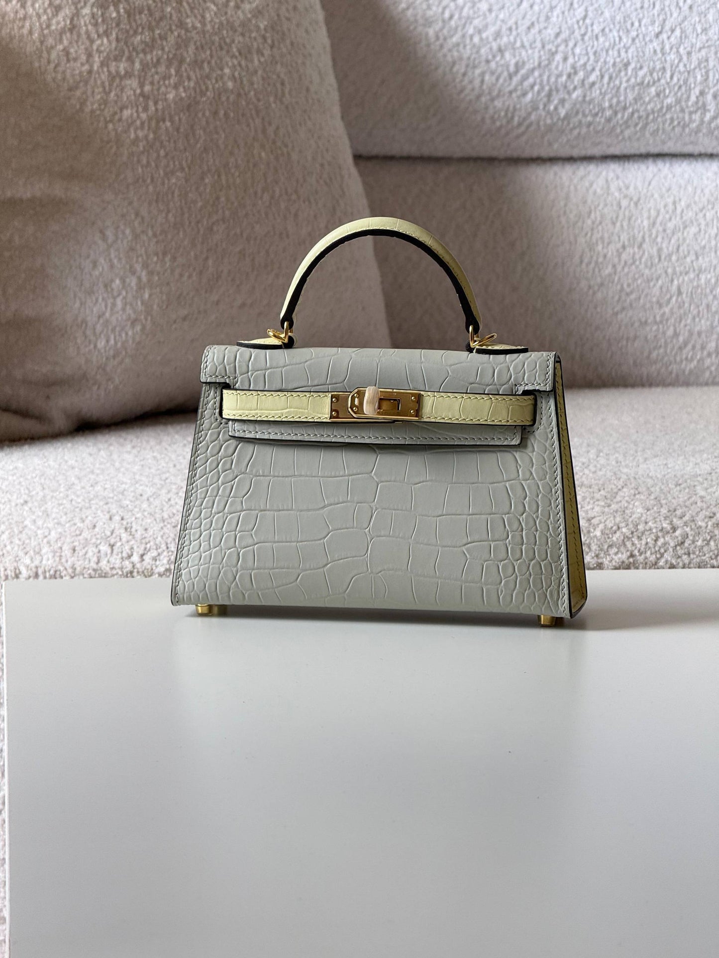 Hermes

minikelly 19cm💕

master quality😍

with box❤️
🎁🎁🎁

550 dhs❣️

Zain52
♥️♥️♥️