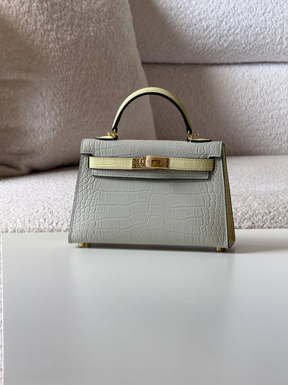 Hermes

minikelly 19cm💕

master quality😍

with box❤️
🎁🎁🎁

550 dhs❣️

Zain52
♥️♥️♥️