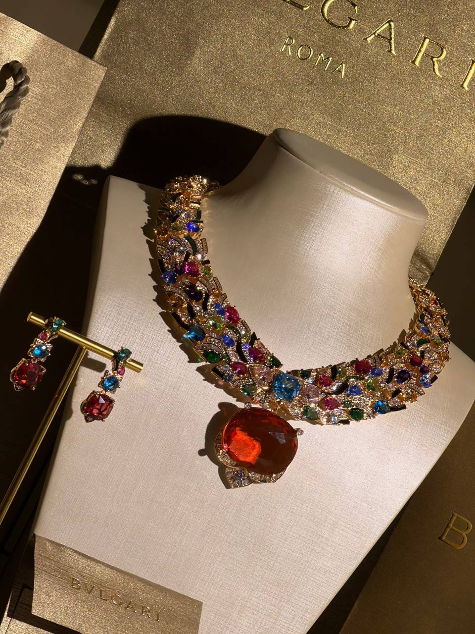 BVLGARI SET
New Collection 
Quality: Super Master 
Non -Tarnish color
For Price 👇 WTSP Text Zain 0568585901

Zain268
♥️♥️♥️