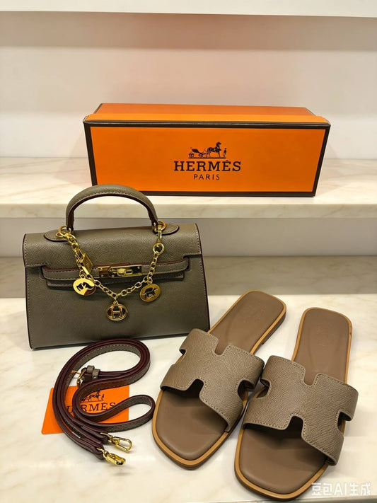 Hermes 
slippers and bag 

 Full set price 200 dhs🇦🇪🇦🇪🇦🇪

Slippers size 36….41
Bag size 22 cm🥀🥀🥀🥀

Zain161
♥️♥️♥️