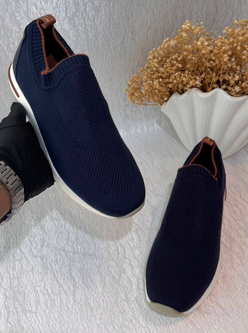 Loro Piana
walk Sneaker master quality  
size 40to46
290 dhs✅

Zain301
♥️♥️♥️