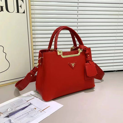 Prada 
120 dhs✅
size29.13.22👈

Zain161
♥️♥️♥️