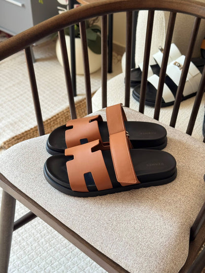 HERMES CHYPRE 

AAA QUALITY 

Size: 40 to 47 

460 dhs🇦🇪🇦🇪

Zain185
♥️♥️♥️