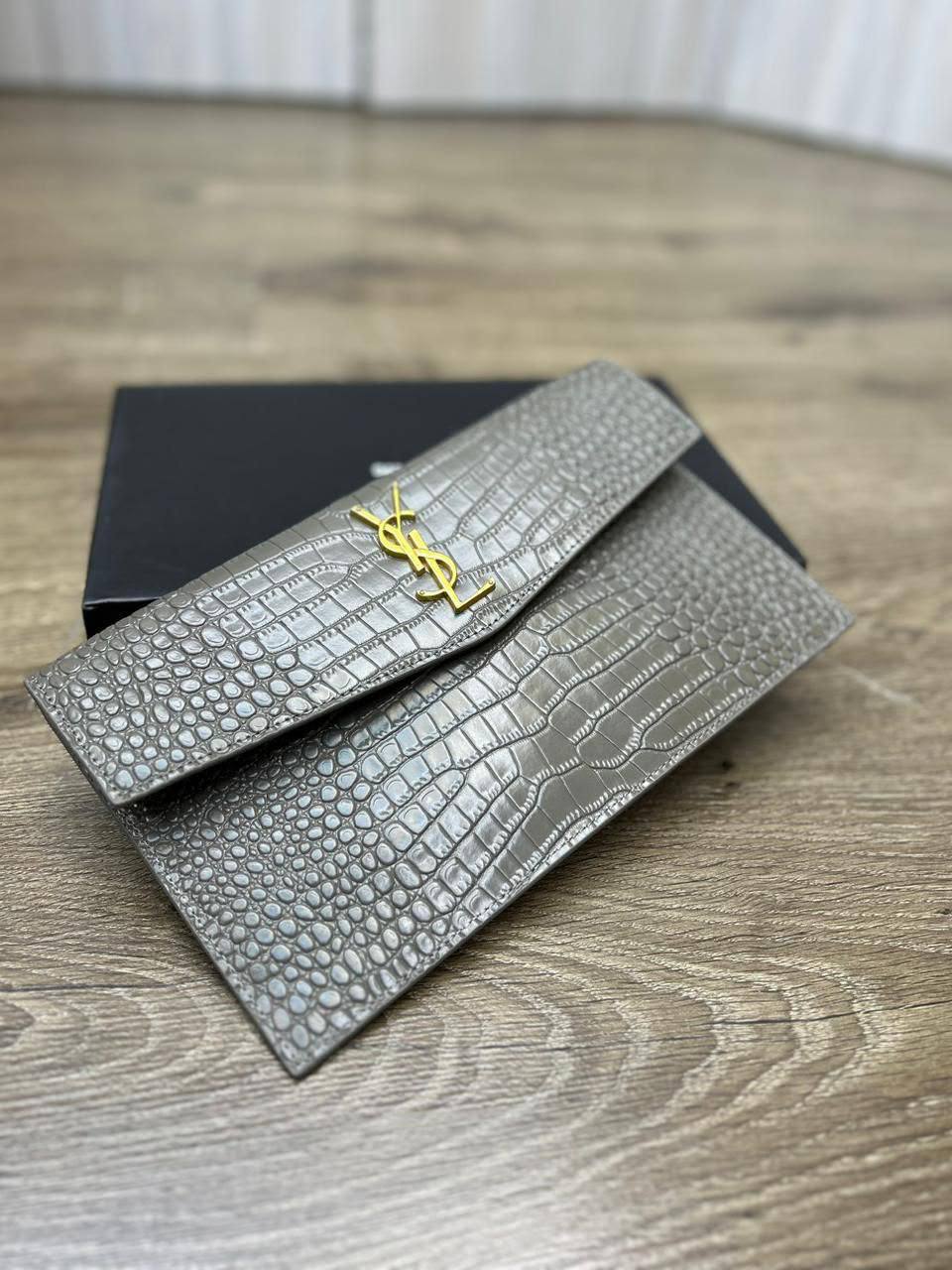 Ysl

240 dhs🇦🇪🇦🇪

Zain153
♥️♥️♥️