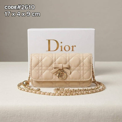 CHRISTIAN DIOR
PHONE ᴄʀᴏss ʙᴀɢ
ғʟᴀᴘ ᴄᴀʟғsᴋɪɴ ʟᴇᴀᴛʜᴇʀ
ɪɴ ʙᴏᴡ ᴅɪᴏʀ ᴄʜᴀʀᴍs
ɪᴛ ʜᴀs ʙᴀʟʟ ᴀᴅᴊᴜsᴛᴀʙʟᴇ
ғᴏʀ ᴄʜᴀɪɴ ɢᴏʟᴅ sᴛʀᴀᴘ
sɪᴢᴇ : 17 cm
ᴡɪᴛʜ BOX

75 dhs🇦🇪🇦🇪

Zain31
♥️♥️♥️