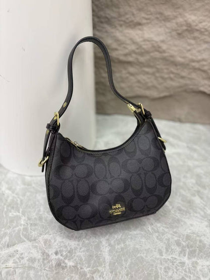 Coach
70 dhs💓

Zain22
♥️♥️♥️
