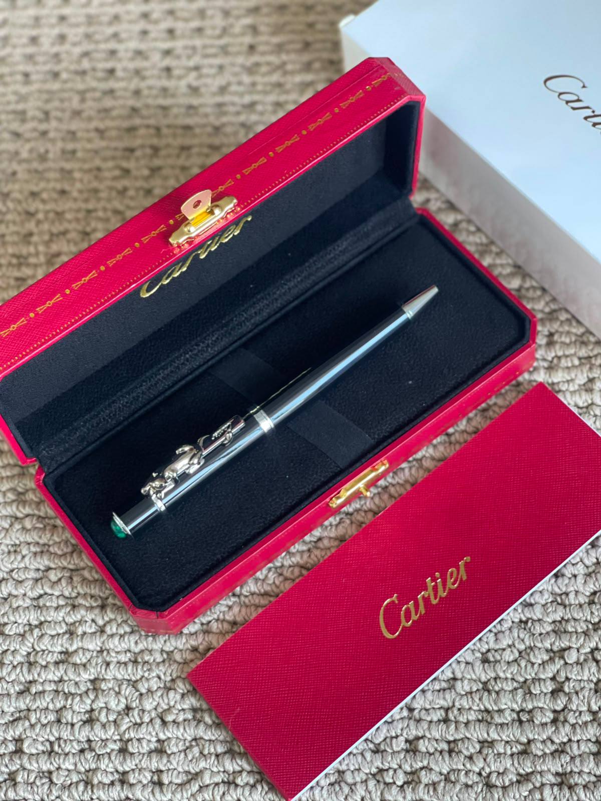 CARTIER
*Pen✍️*
*New Collection*
*Master Quality*
190 dhs✅

Zain179
♥️♥️♥️