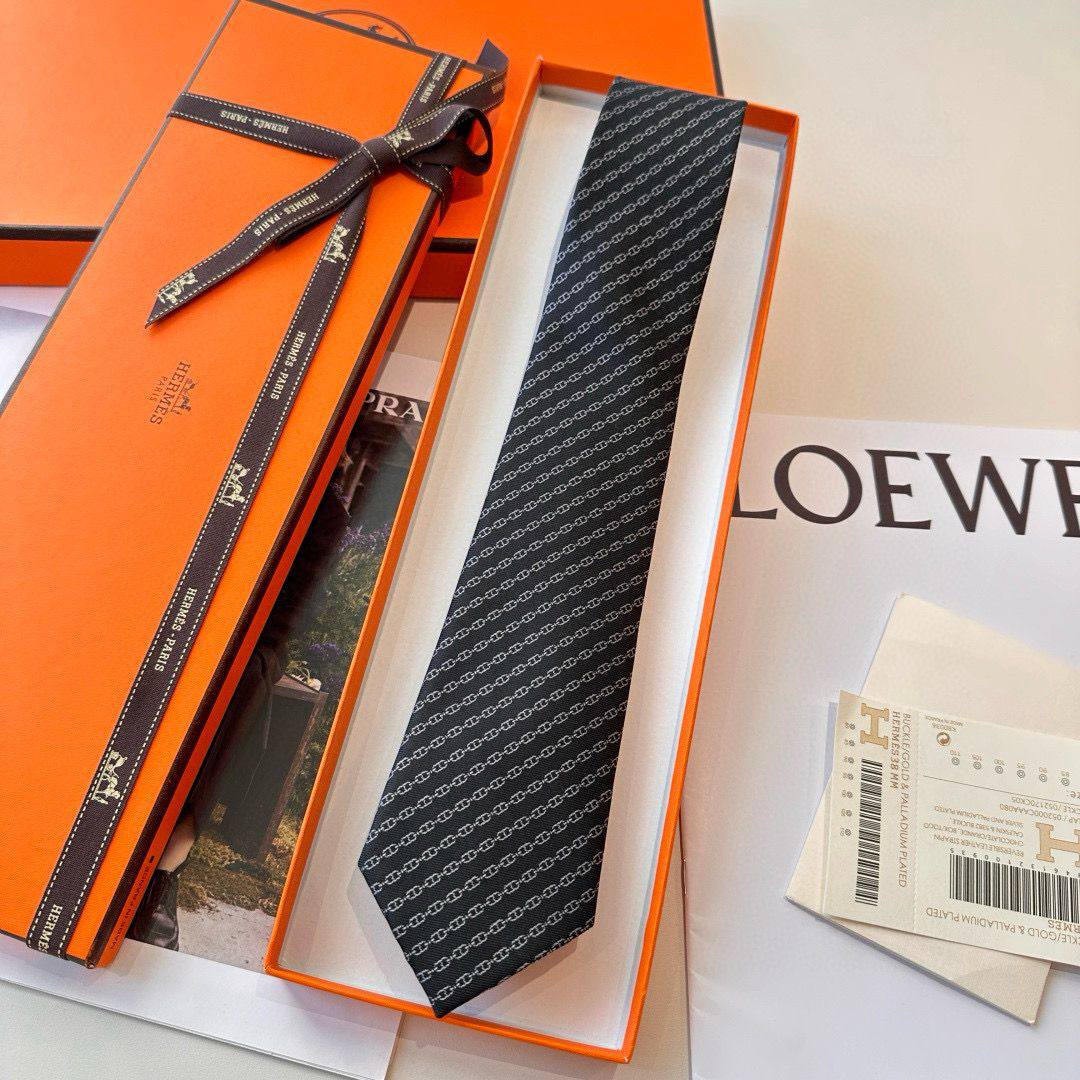 *Tie*
*Master quality*
180 dhs🪙💕

Zain179
♥️♥️♥️