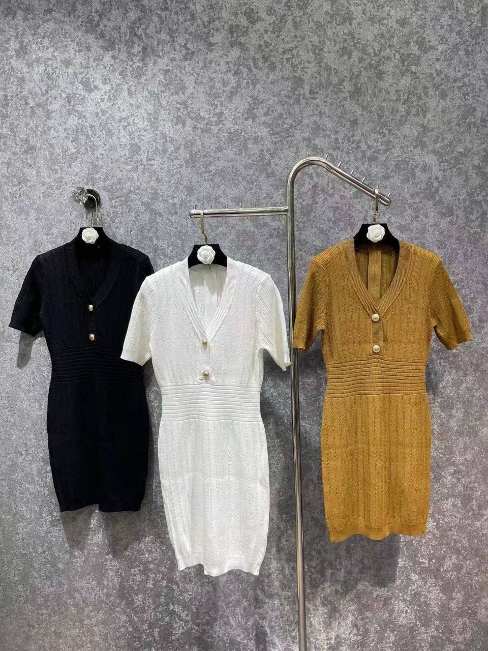 *New collections❤️   
150 dhs✅
*good  quality  
*Sizes:S m l xl* 
*AVAILABLE NOW*

Zain131
♥️♥️♥️