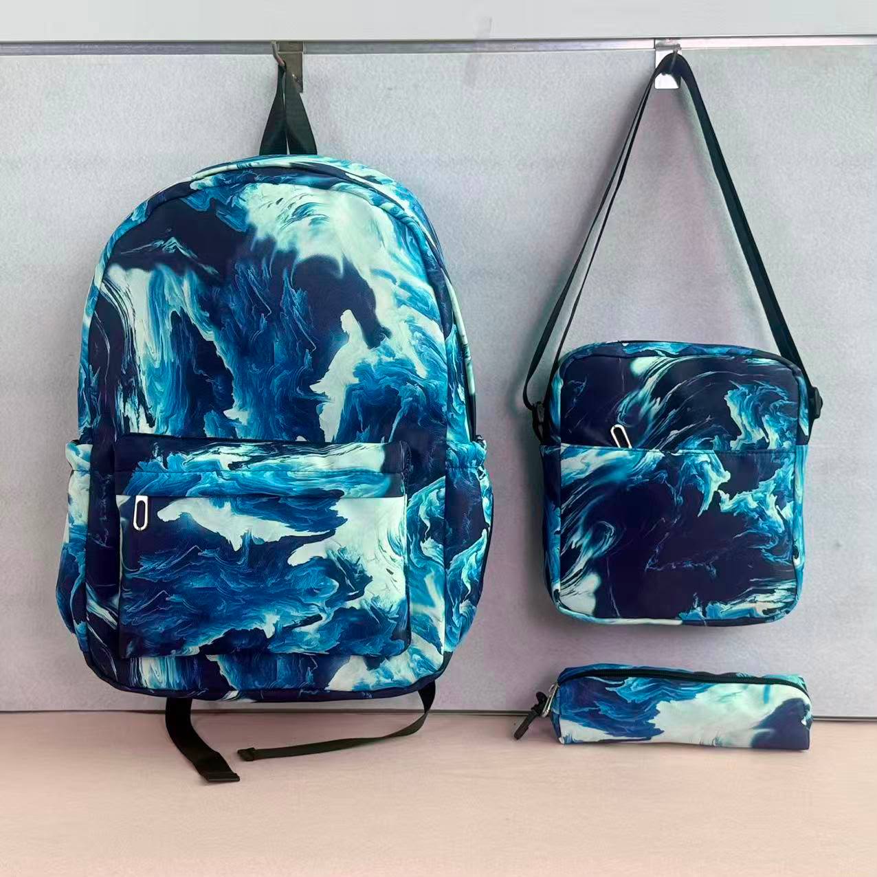 School bag 
75 dhs🇦🇪🇦🇪
Size 46*31 

Zain161
♥️♥️♥️