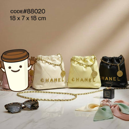 CHANEL 22 ᴍɪɴɪ
ʙᴜᴄᴋᴇᴛ ʜᴀɴᴅ/ ᴄʀᴏss ʙᴀɢ
ǫᴜɪʟᴛᴇᴅ ʟᴇᴀᴛʜᴇʀ
ɢᴏʟᴅ ʜᴀʀᴅᴡᴀʀᴇ
ᴡɪᴛʜ ᴄʜᴀɪɴ ʙᴇʟᴛ sᴛʀᴀᴘ
sɪᴢᴇ : 18 cm
ᴡɪᴛʜ BOX
🎁🎁🎁

75 dhs✅

Zain31
♥️♥️♥️