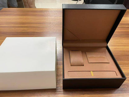 Watches Boxes

Box + Card + Paper Bag

50 dhs🪙🌨️

Zain45
♥️♥️♥️