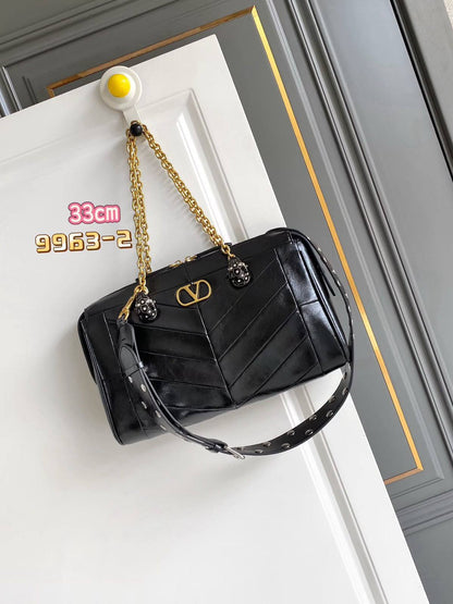 Valentino 24 cm 330 dhs🇦🇪 33 cm. 350 dhs🇦🇪 Zain153 ♥️♥️♥️ - Zain Corner Store copy & master bags shoes & more