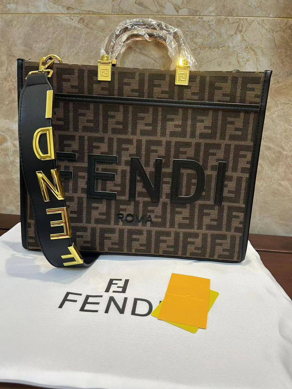 Fendi   
105 dhs❣️

Zain253
♥️♥️♥️