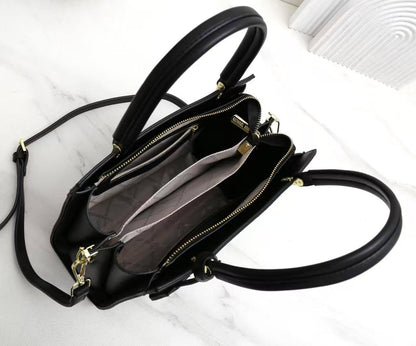 MK
Size :28cm
95 dhs🪙🌨️

Zain09
♥️♥️♥️