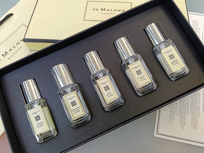 PERFUME SETS
60 dhs💓

Zain01
♥️♥️♥️