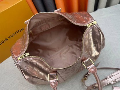LV
*Travel Bag*
*45CM*
*Master Quality*
750 dhs✅

Zain179
♥️♥️♥️