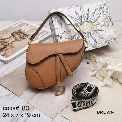 CHRISTIAN DIOR sᴀᴅᴅʟᴇ ᴄʀᴏssʙᴏᴅʏ ʙᴀɢ ᴏʙʟɪǫᴜᴇ & ʟᴇᴀᴛʜᴇʀ ᴛʀɪᴍ ᴍᴀᴛᴇʀɪᴀʟ sɪᴢᴇ : 24 cm ᴡɪᴛʜ BOX

90 dhs🇦🇪🇦🇪🇦🇪

Zain31
♥️♥️♥️
