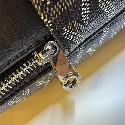 GOYARD 

BACKPACK 

GOOD QUALITY 
120 dhs✅

Zain295
♥️♥️♥️