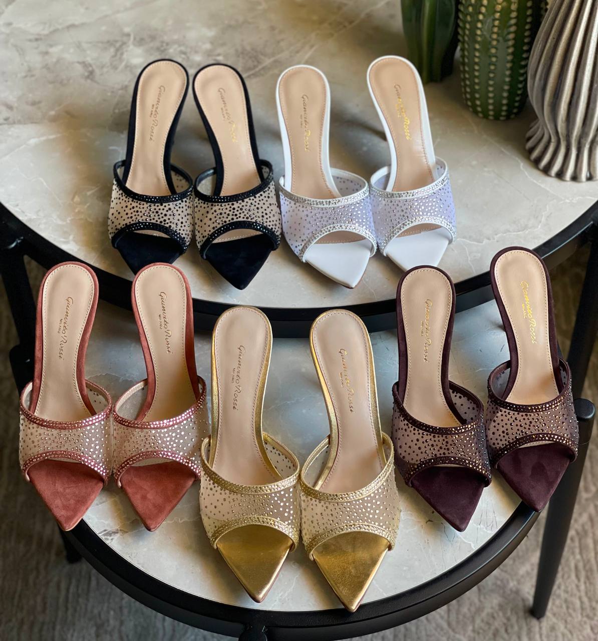 GIANVITO ROSSI
Vip quality
Size 36 to 42
450 dhs🇦🇪🇦🇪

Zain113
♥️♥️♥️