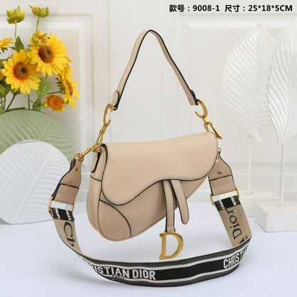 Dior

with box
🎁🎁🎁

110 dhs🪙🌨️

Zain143
♥️♥️♥️