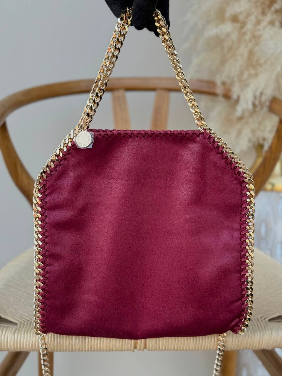 STELLA McCARTENY
25cm
350 dhs🇦🇪🇦🇪
Top quality

Zain167
♥️♥️♥️