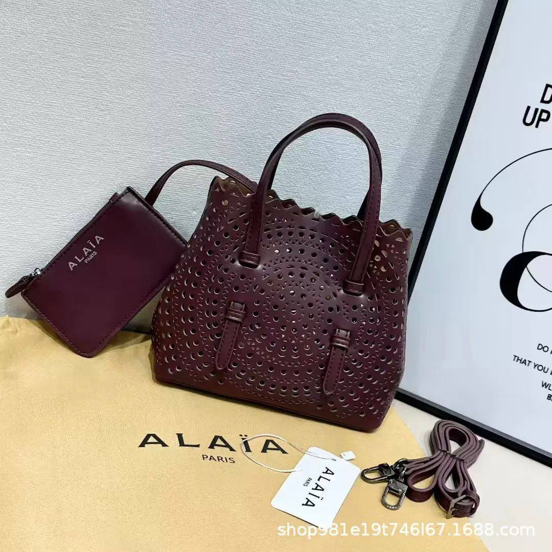 ALAIA 
NEW CAME 
GOOD QUALITY 
100 dhs🇦🇪

Zain39
♥️♥️♥️