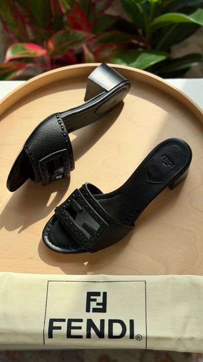 FENDI

Available🤩

Master quality 

Size: 36 to 41
430 dhs🇦🇪🇦🇪

Zain318
♥️♥️♥️