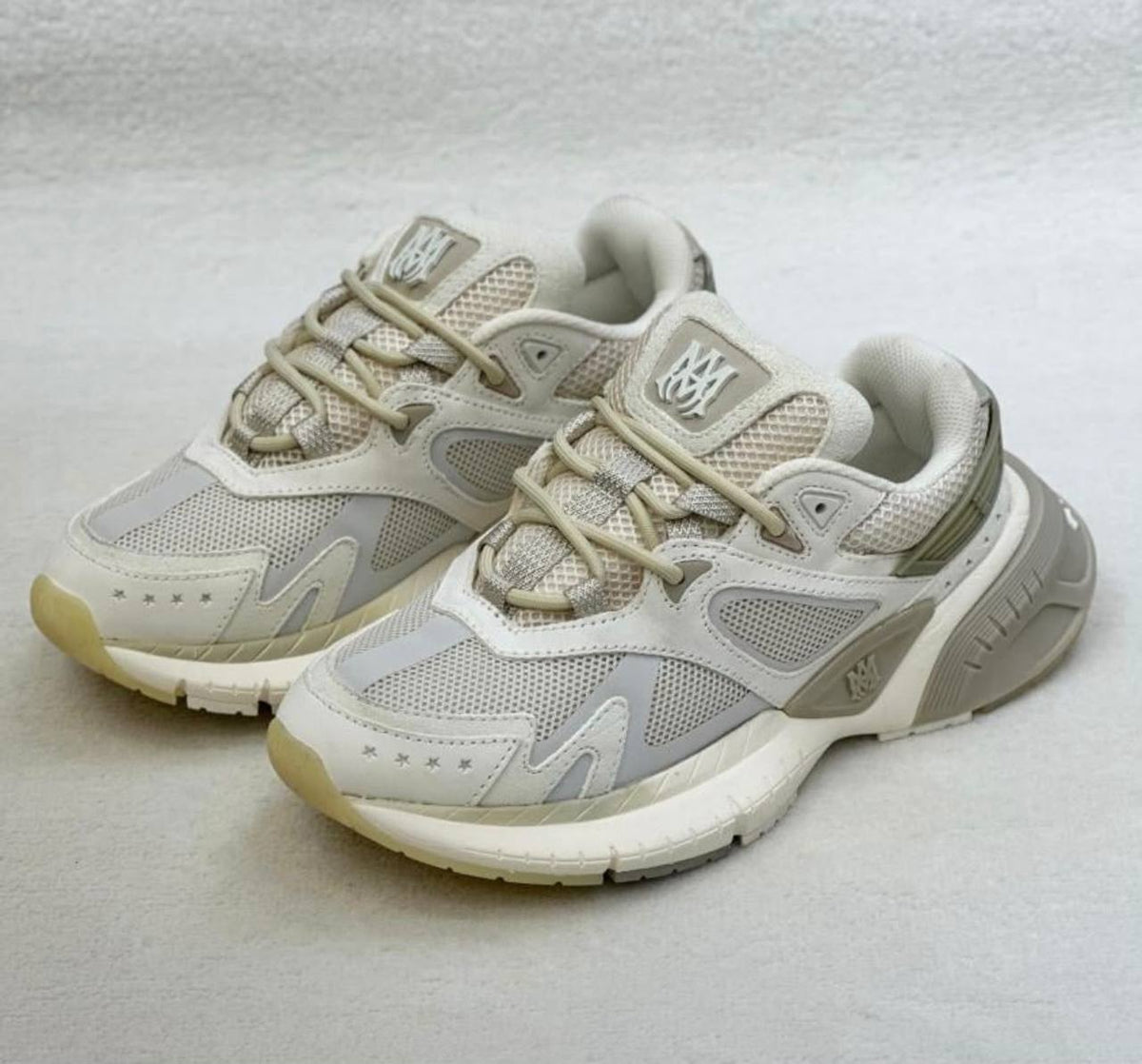 Loewe
Size 40 to 45
210 dhs✅✅
Master

Zain337
♥️♥️♥️