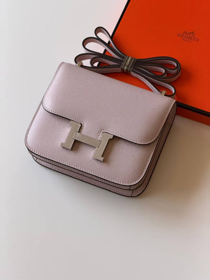 Hermes
constance 18cm💥❣️super Master quality ✅with box📦
460 dhs✅

Zain52
♥️♥️♥️