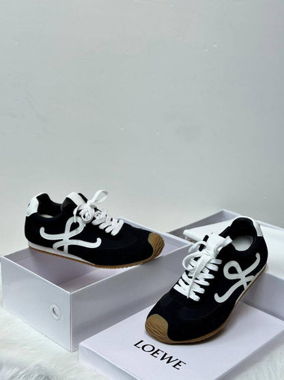 LOEWE SHOES
Size 36-41
140 dhs🇦🇪

Zain21
♥️♥️♥️