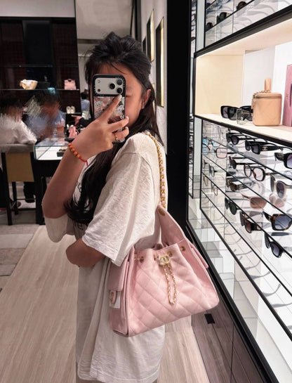 CHANEL
 GOOD QUALITY 
120 dhs💓

Zain295
♥️♥️♥️