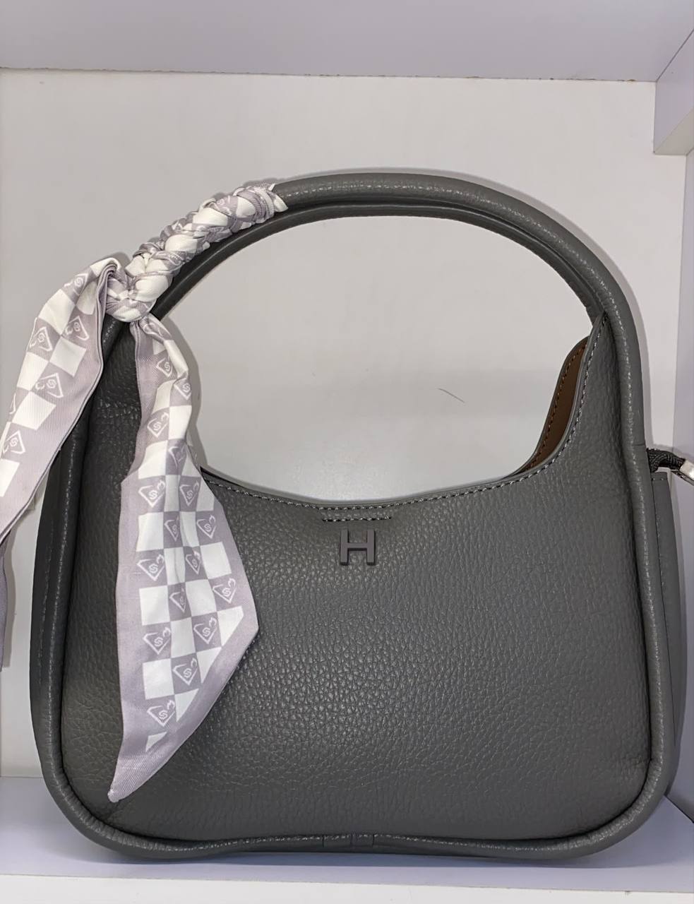 Hermes 
120 dhs✅
Size 26一11-20cm

Zain161
♥️♥️♥️